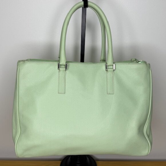 Levenger Pastel Green Pebble Leather Luxury Shoulder Handbag Purse - Picture 2 of 14
